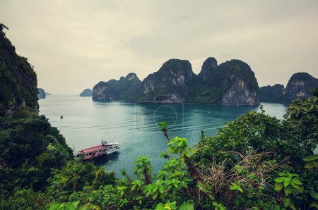 Rocks of Halong Bay