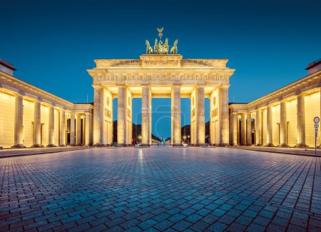 Brandenburg Gate in twilight, Berlin, Germany