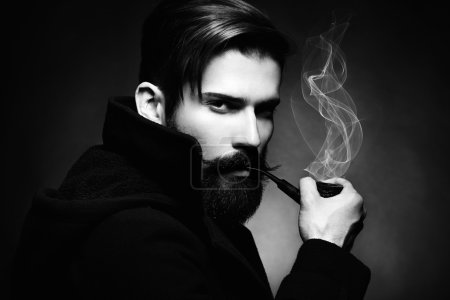 抽烟的男人图片唯美图片