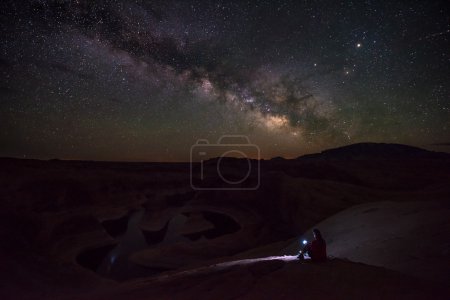 清晰明亮的夜晚，在鲍威尔湖