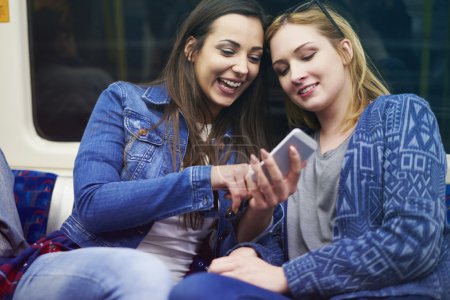 期待着手机屏幕的朋友