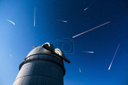 天文台在夜空下的星星