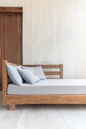 布艺沙发床和枕头